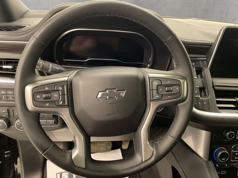 Used 2024 Chevrolet Suburban Z71 w/ Luxury Package AWD/4WD image 17