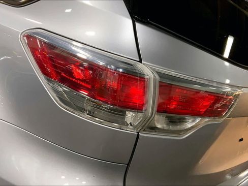 Used 2015 Toyota Highlander XLE AWD/4WD image 29