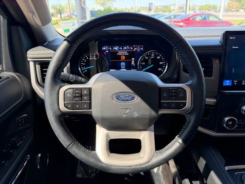 Used 2022 Ford Expedition XLT RWD image 18