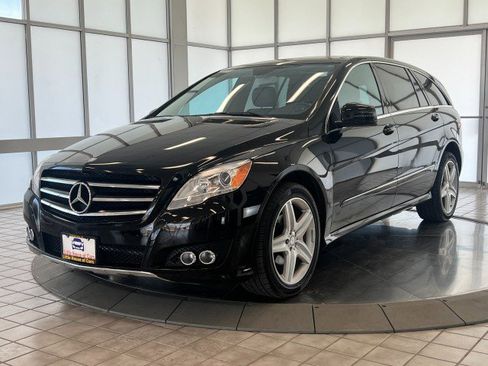 Used 2011 Mercedes-Benz R 350 4MATIC image 3