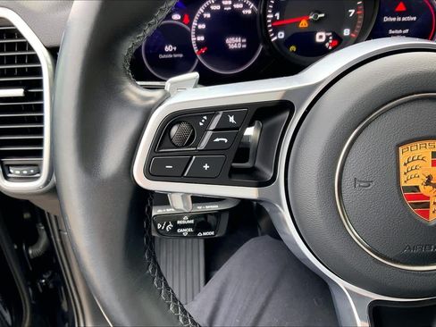 Used 2022 Porsche Cayenne AWD/4WD image 22