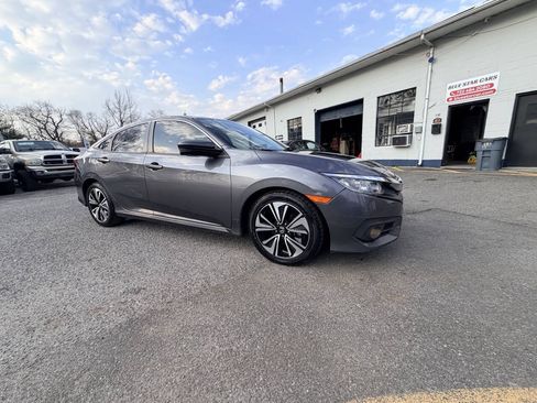 Used 2018 Honda Civic EX-L image 45