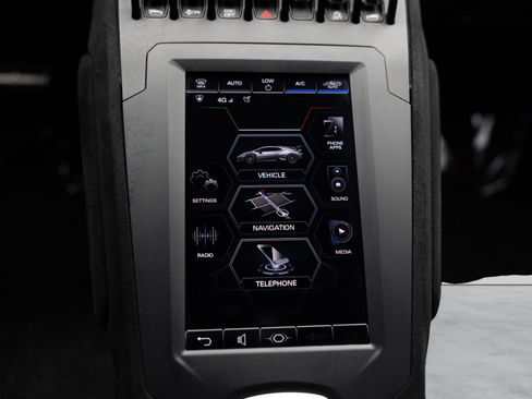 Used 2022 Lamborghini Huracan STO RWD image 22