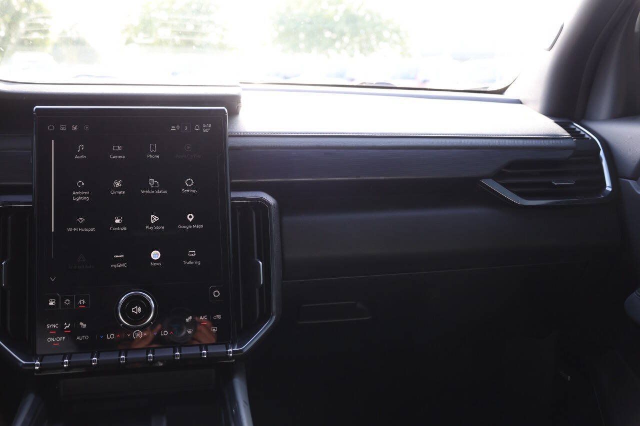 Used 2025 GMC Acadia AT4 AWD/4WD image 24