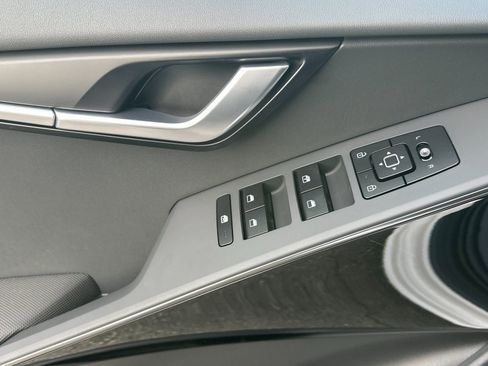 New 2026 Kia Niro Wind FWD image 11