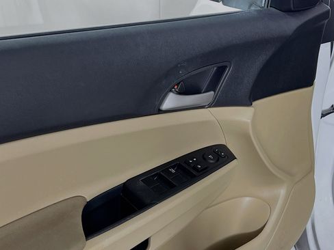 Used 2012 Honda Accord LX image 17