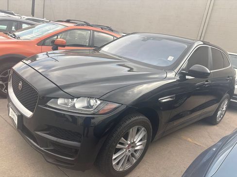 Used 2020 Jaguar F-PACE Prestige AWD/4WD image 2