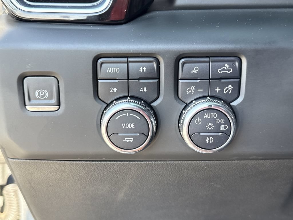 Used 2023 GMC Sierra 1500 Denali w/ Denali Reserve Package AWD/4WD image 16