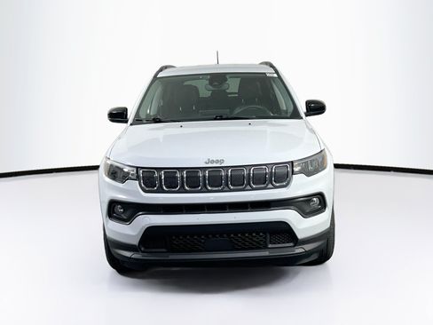 Used 2022 Jeep Compass Latitude AWD/4WD image 2
