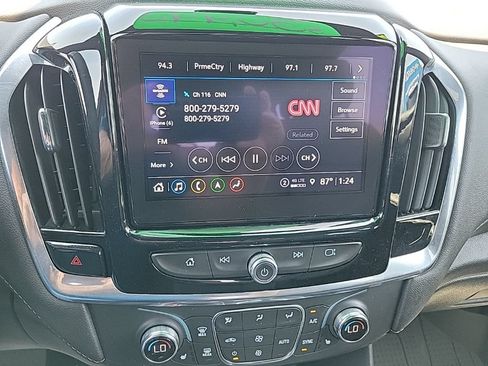 Used 2023 Chevrolet Traverse LT w/ LT Premium Package AWD/4WD image 16