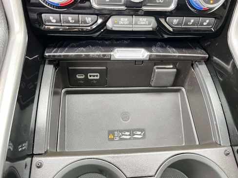 Used 2021 GMC Yukon Denali w/ Denali Premium Package image 23