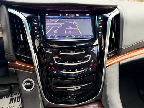 Used 2015 Cadillac Escalade Premium AWD/4WD image 8