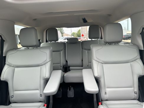 New 2025 Ford Expedition Active image 39