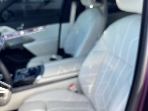 Used 2023 BMW 740i RWD image 2