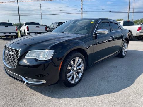 Used 2020 Chrysler 300 Limited AWD/4WD image 3