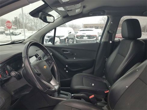 Certified 2017 Chevrolet Trax LT w/ LT Convenience Package image 16