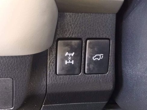 Used 2013 Toyota RAV4 Limited AWD/4WD image 29