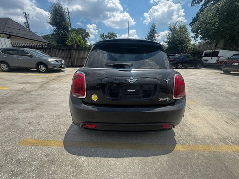 Used 2023 MINI Cooper SE FWD image 3