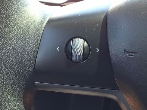Used 2023 Tesla Model 3 Standard Range RWD image 9