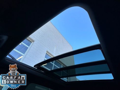 Used 2023 Cadillac XT6 Sport w/ LPO, ONYX Package image 30