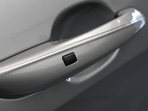 Used 2023 Hyundai Elantra SEL w/ Convenience Package image 42