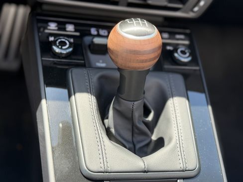 Used 2026 Porsche 911 Carrera T RWD image 19