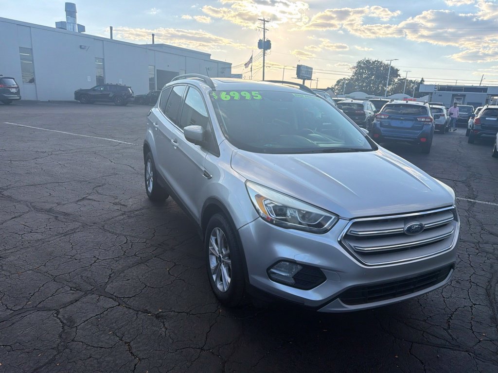 Used 2018 Ford Escape SEL FWD image 4