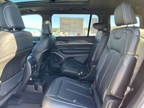 New 2026 Jeep Grand Cherokee L Limited w/ Limited Altitude Package image 16