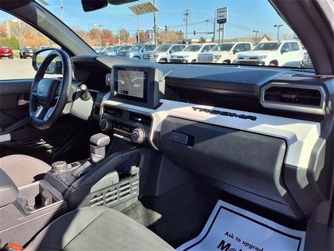 Used 2024 Toyota Tacoma TRD Sport image 90