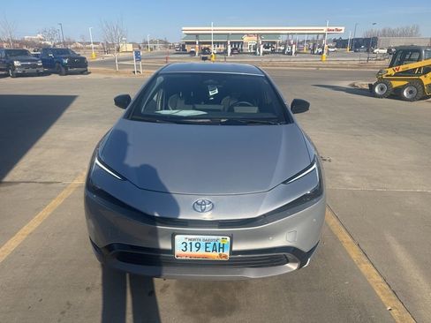 Used 2024 Toyota Prius XLE image 9