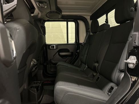 Used 2021 Jeep Gladiator Sport AWD/4WD image 7