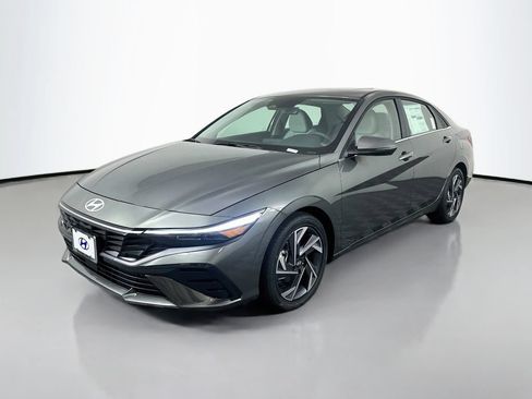 New 2026 Hyundai Elantra Limited FWD image 1