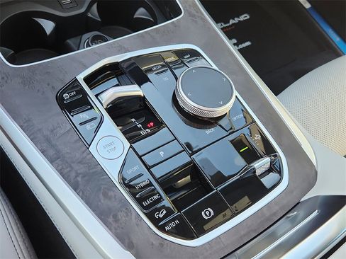 New 2026 BMW X5 xDrive50e image 18