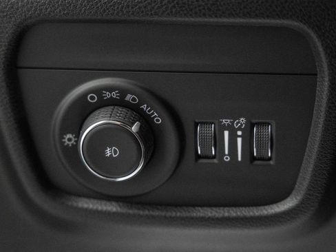 New 2025 Jeep Grand Cherokee L Limited w/ Luxury Tech Group II image 40