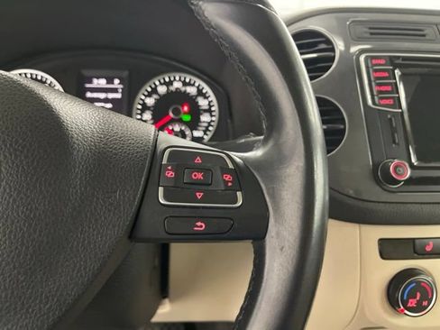 Used 2016 Volkswagen Tiguan SE AWD/4WD image 17