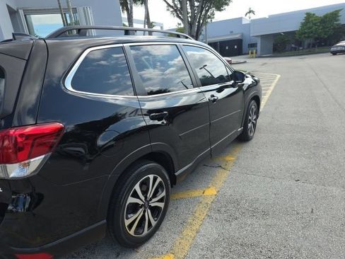 Used 2022 Subaru Forester Limited AWD/4WD image 5