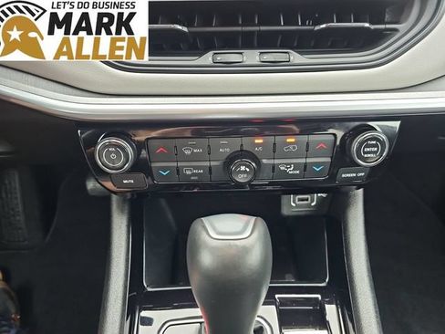 Used 2025 Jeep Compass Limited AWD/4WD image 17