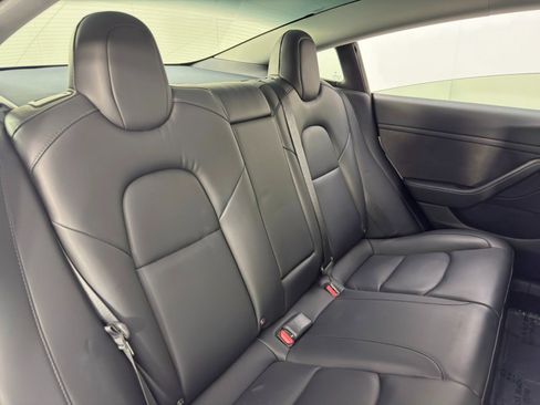 Used 2022 Tesla Model 3 image 37