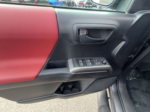 Used 2021 Toyota Tacoma SR5 image 15