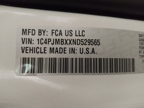 Used 2022 Jeep Cherokee Trailhawk w/ Comfort/Convenience Group image 33