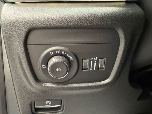 New 2026 Jeep Grand Cherokee Limited AWD/4WD image 11