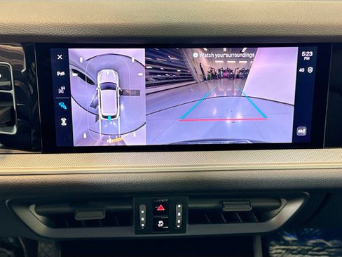 Used 2025 Porsche Cayenne image 17