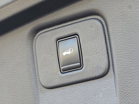 Used 2017 Nissan Murano SL image 16