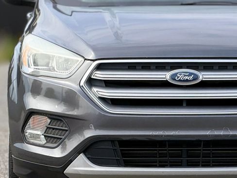 Used 2017 Ford Escape Titanium FWD image 10
