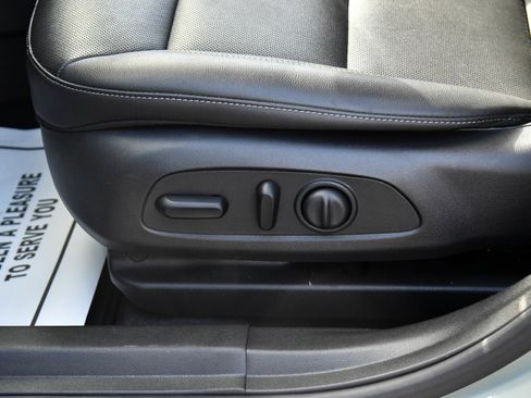 Used 2025 Chevrolet Trax ACTIV w/ Driver Confidence Package image 16