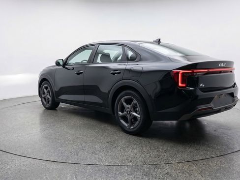 Used 2025 Kia K4 LXS FWD image 6
