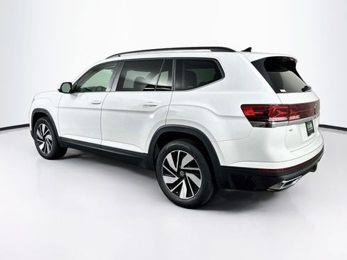 Used 2025 Volkswagen Atlas SE FWD image 5