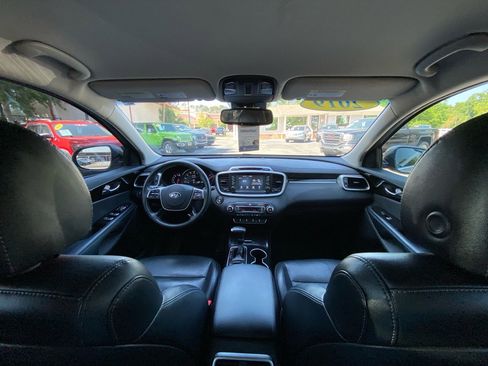 Used 2019 Kia Sorento EX image 14