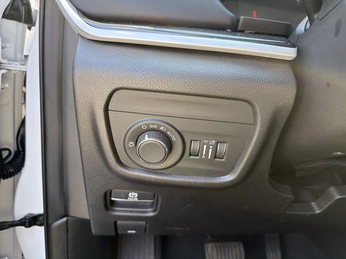 Used 2022 Jeep Grand Cherokee Laredo w/ Luxury Tech Group I AWD/4WD image 23