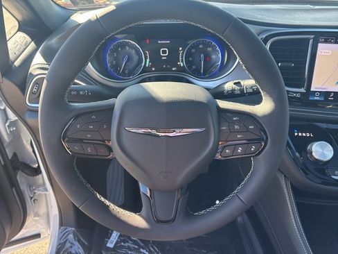 New 2026 Chrysler Pacifica Limited w/ S Appearance Package image 26